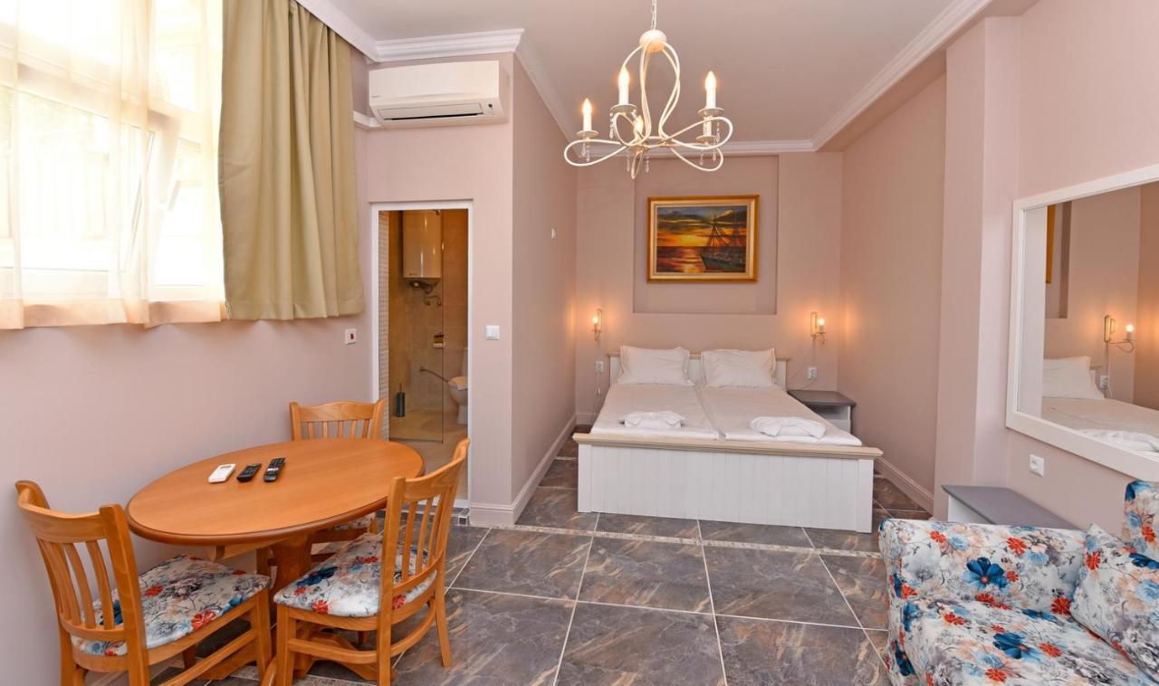 Sirena Palace Family Hotel Obzor Esterno foto