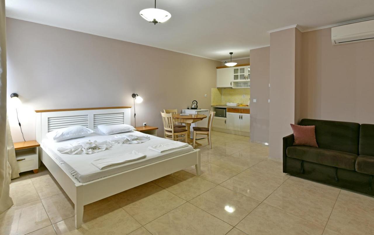 Sirena Palace Family Hotel Obzor Esterno foto