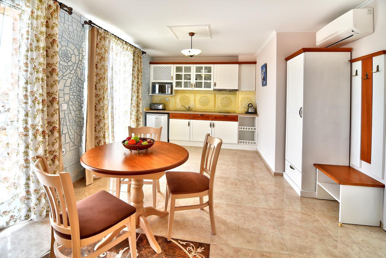 Sirena Palace Family Hotel Obzor Esterno foto