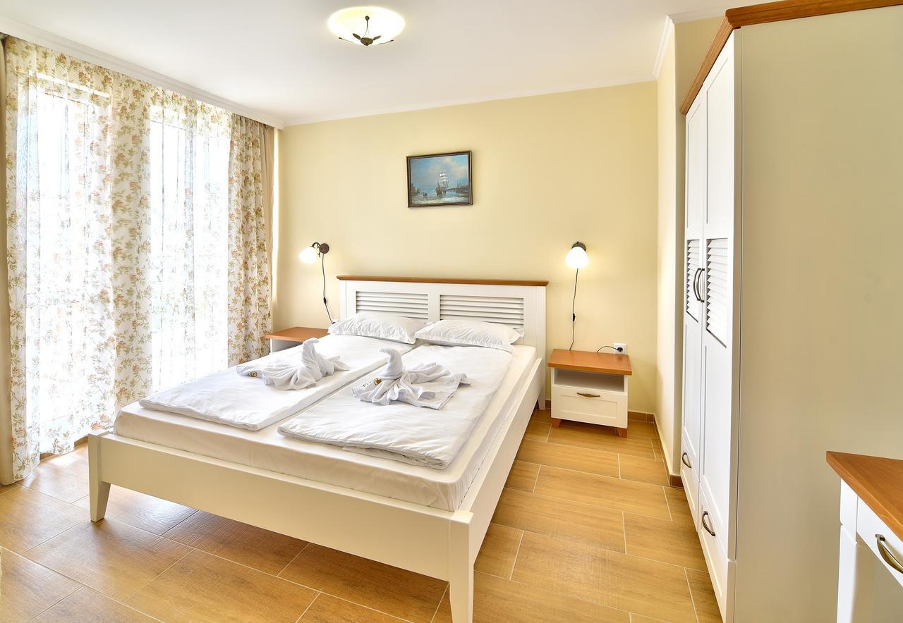 Sirena Palace Family Hotel Obzor Esterno foto