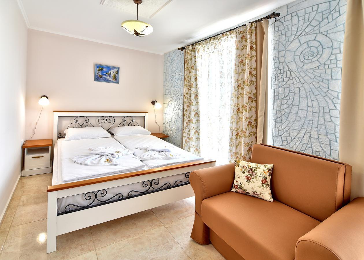 Sirena Palace Family Hotel Obzor Esterno foto